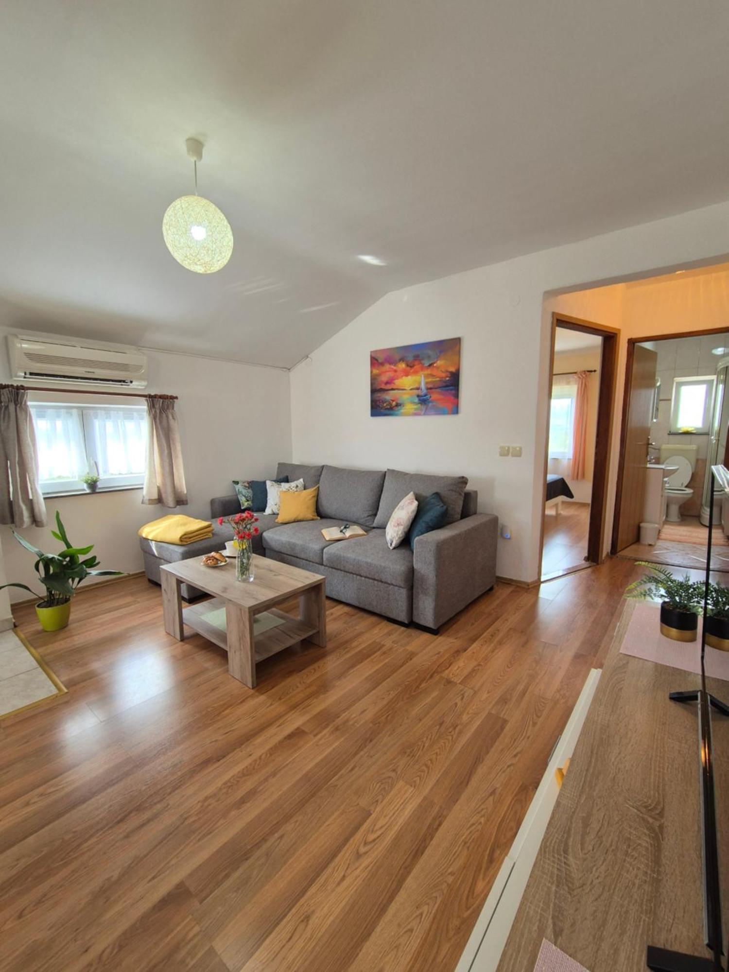 Апартаменти Apartman Lucija Pridraga Екстер'єр фото