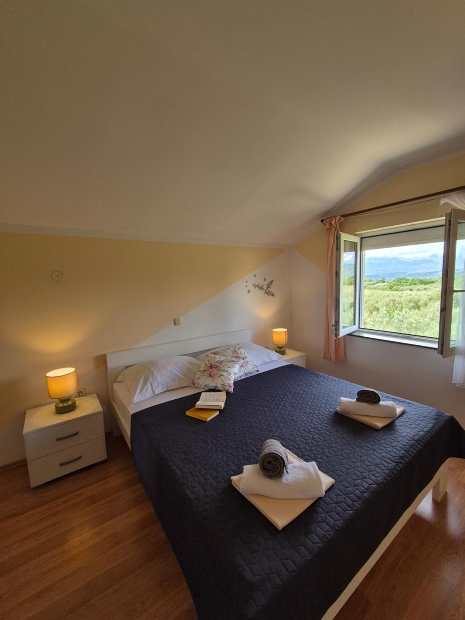 Апартаменти Apartman Lucija Pridraga Екстер'єр фото