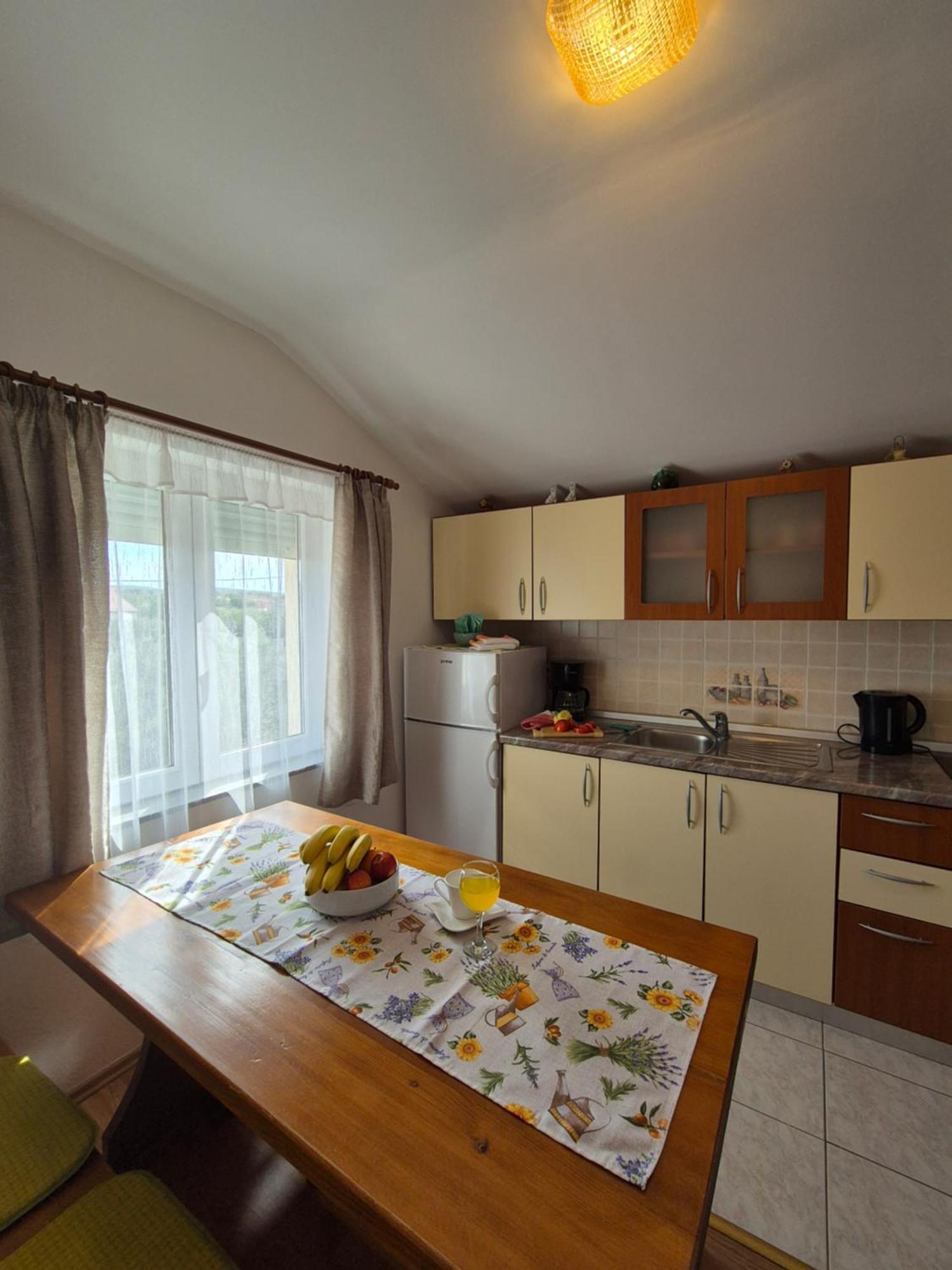 Апартаменти Apartman Lucija Pridraga Екстер'єр фото