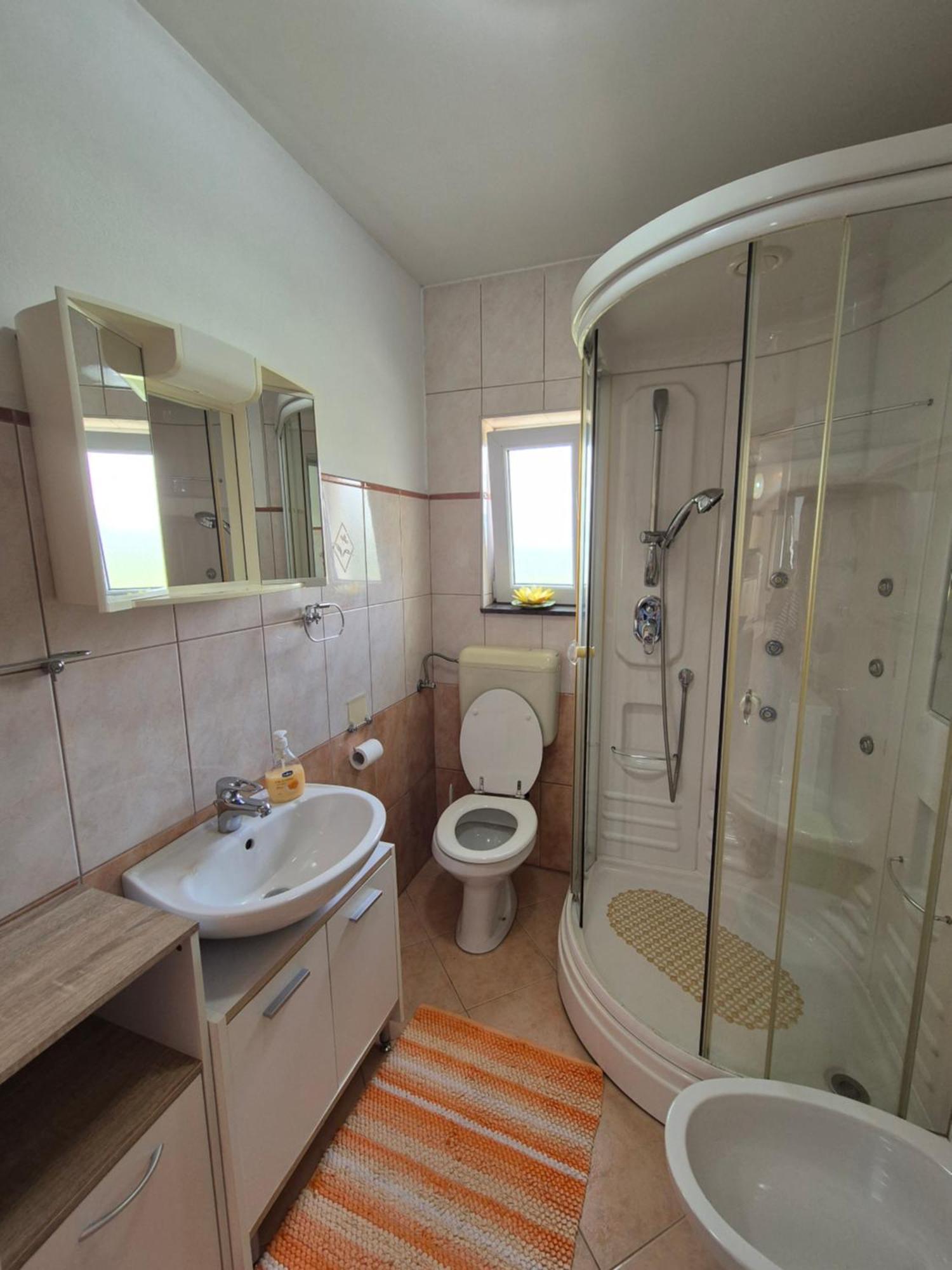 Апартаменти Apartman Lucija Pridraga Екстер'єр фото