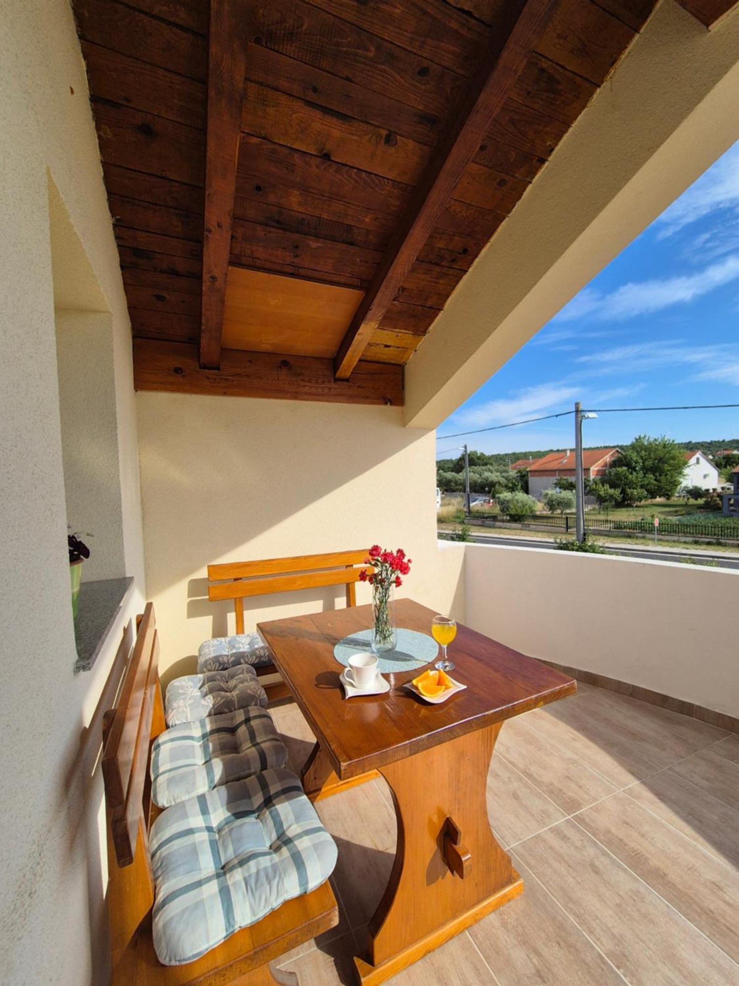 Апартаменти Apartman Lucija Pridraga Екстер'єр фото