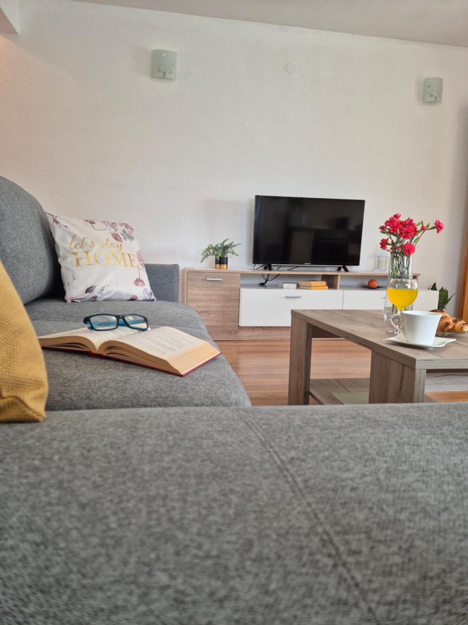 Апартаменти Apartman Lucija Pridraga Екстер'єр фото