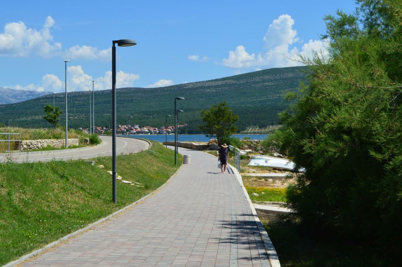 Апартаменти Apartman Lucija Pridraga Екстер'єр фото